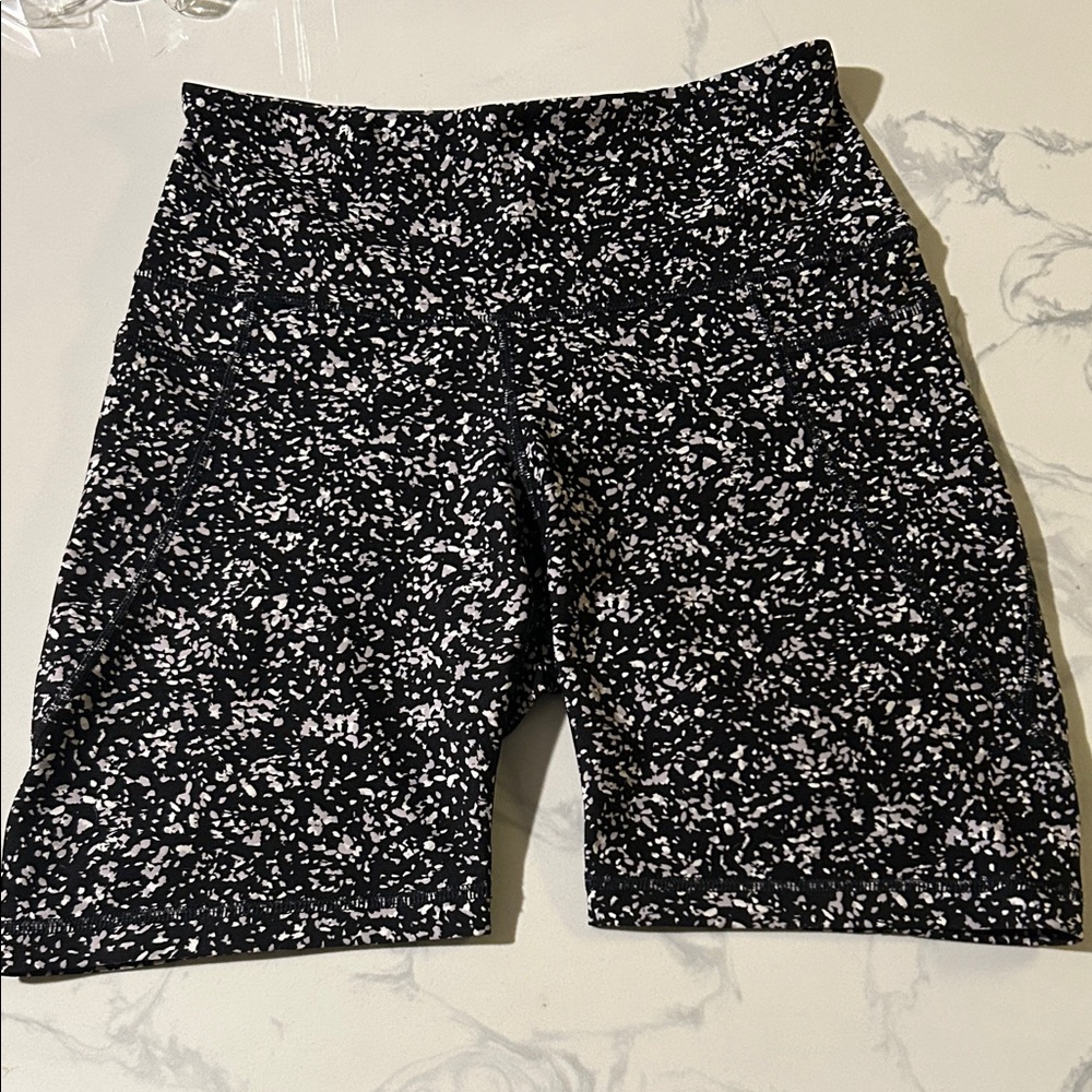 Old Navy Powersoft High Rise 8” Bike Shorts with pockets
